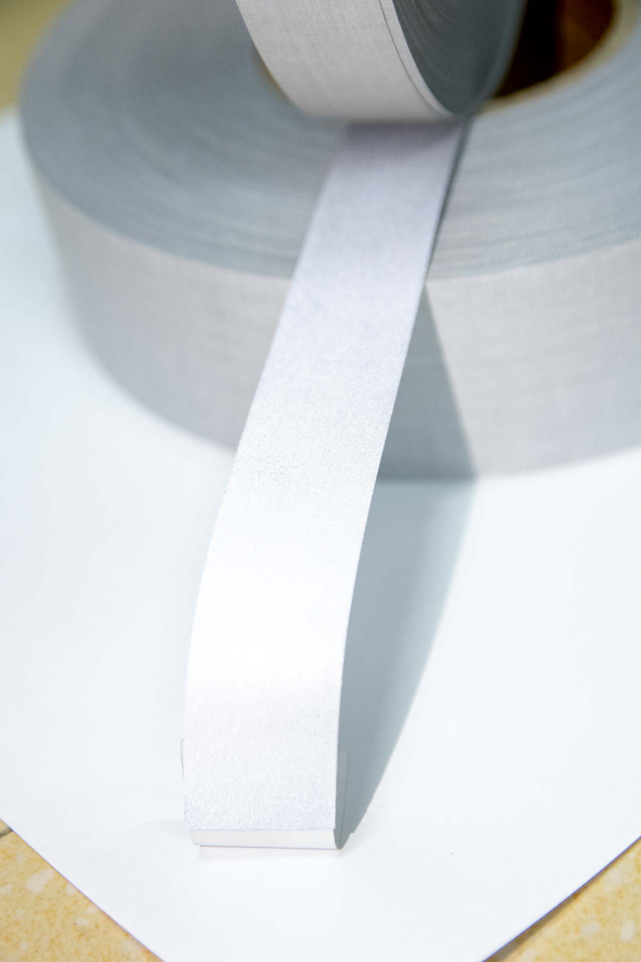 Phản quang Poly TC chống cào 2,5cm x 100m