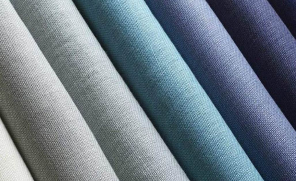 Vải Kaki Nano là loại vải dệt từ sợi cotton hoặc pha polyester, sau đó được phủ một lớp nano siêu nhỏ lên bề mặt. 