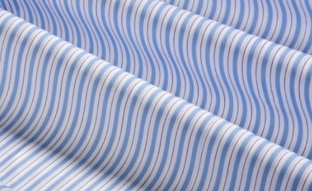 Để giữ cho trang phục từ vải Kate Ford luôn bền đẹp, bạn nên giặt riêng quần áo Kate Ford theo màu sắc để tránh bị lem màu.