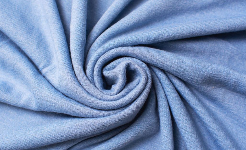 Pima Cotton là chất liệu vải cotton cao cấp được làm từ sợi bông dài có độ mềm mại, bền bỉ và thoáng khí vượt trội hơn hẳn cotton thông thường. 
