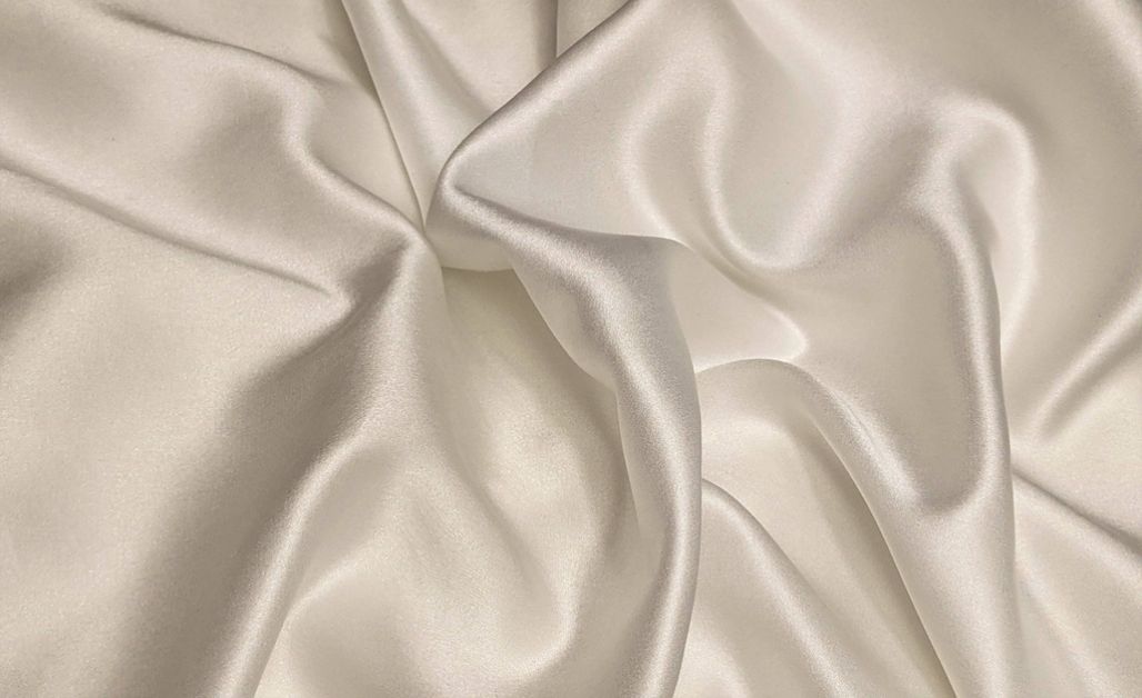 Vải lụa Tencel Modal rất được ưa chuộng trong đồ lót, áo thun, đồ ngủ, trang phục thể thao và các sản phẩm cần độ mềm mại vượt trội cùng khả năng đàn hồi tốt.