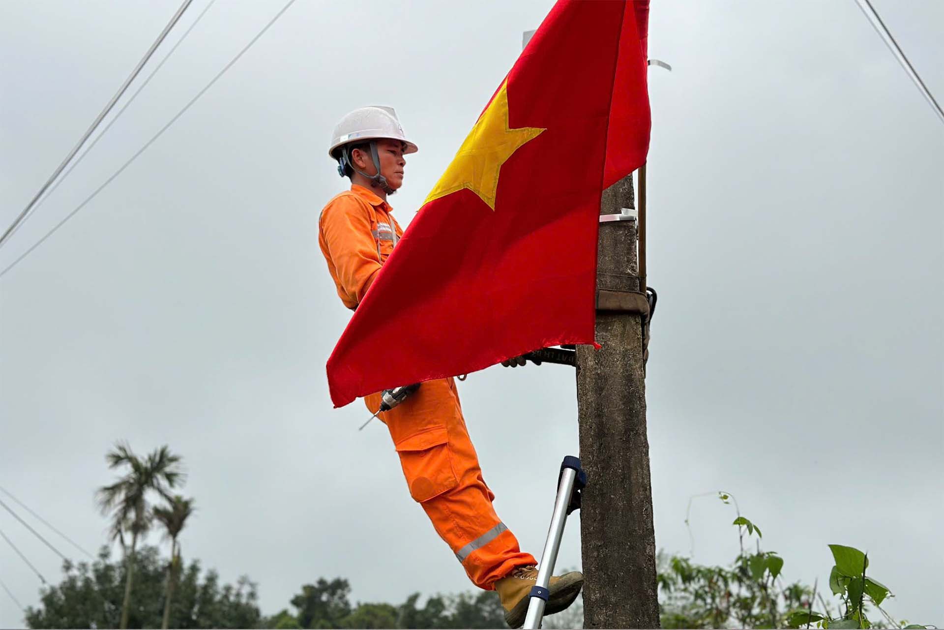 Đồng phục công nhân ngành điện lực