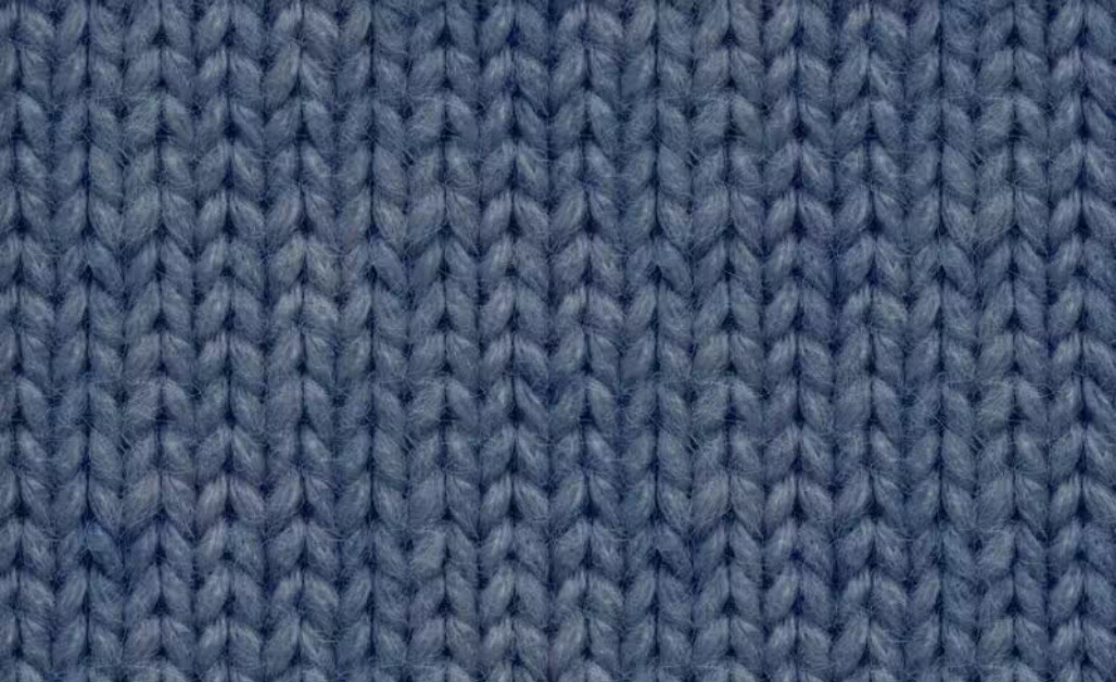 Knitwear là một thuật ngữ trong ngành thời trang, dùng để chỉ các sản phẩm và phong cách được làm từ vải knit. 
