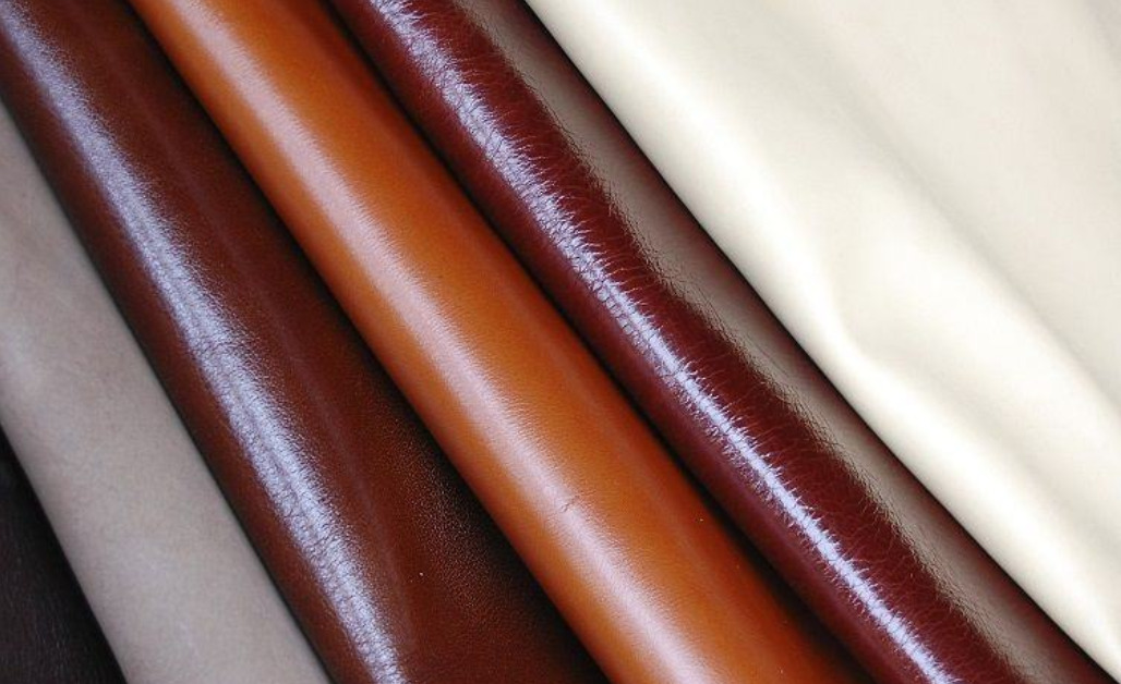 Da Calfskin được đánh giá cao nhờ vẻ đẹp sang trọng, tinh tế và cực kỳ bền bỉ.