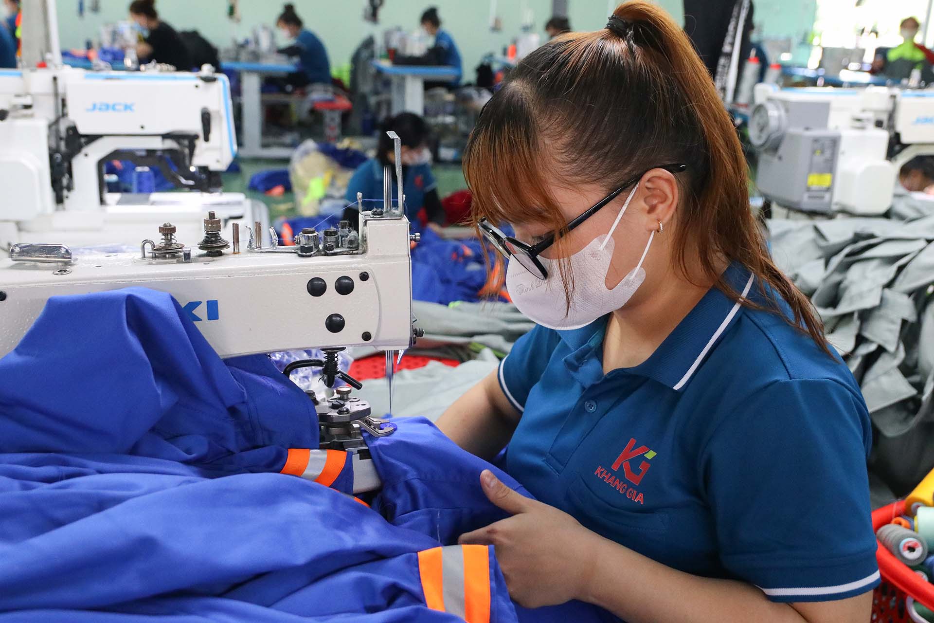 Tips for Choosing Protective Workwear