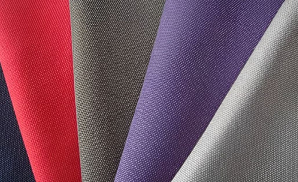 Vải thun cá sấu 65/35 có độ bền cao, giúp vải chống nhăn, chống mài mòn và giữ form dáng tốt ngay cả sau nhiều lần giặt