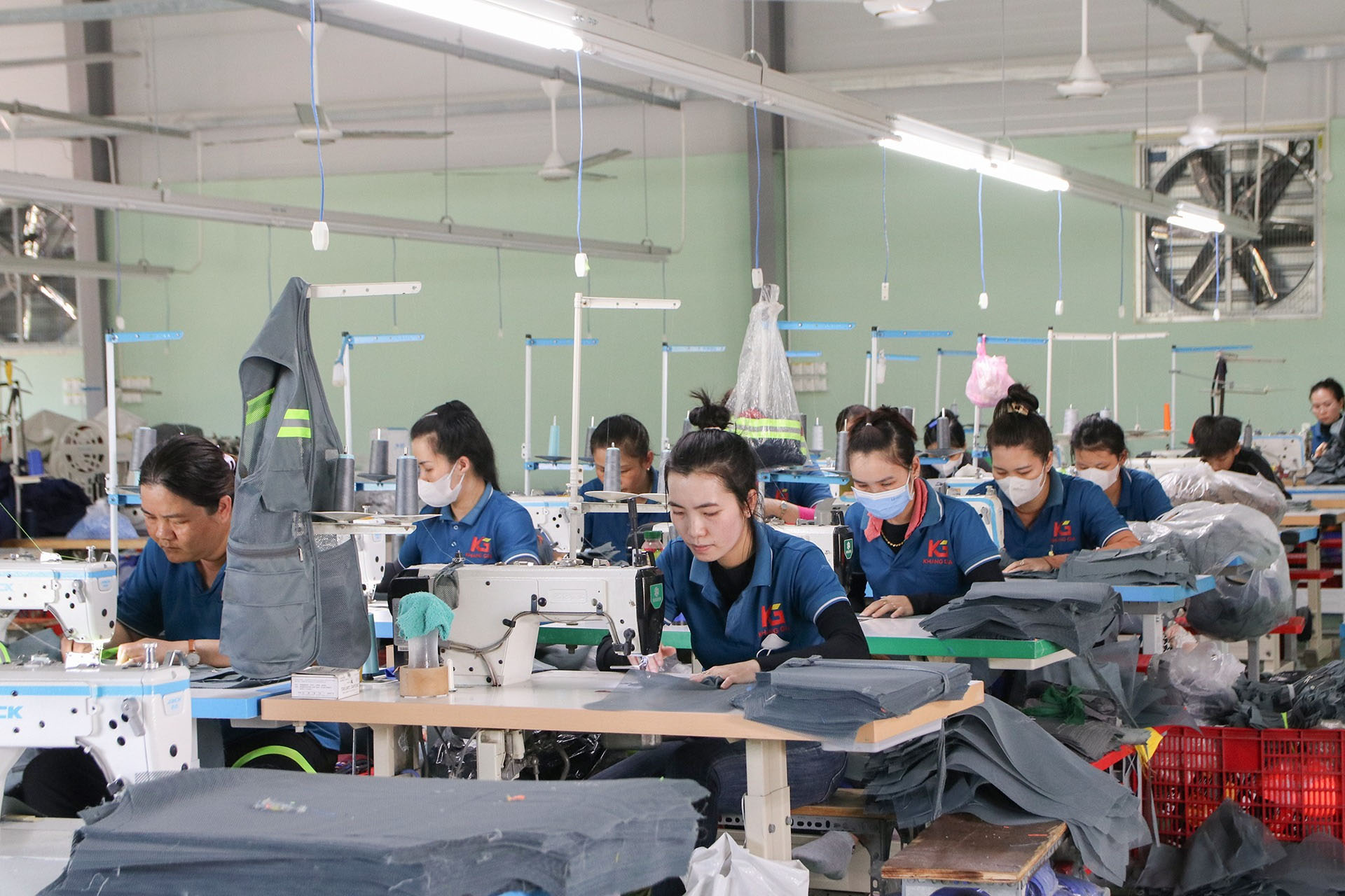 Xưởng may áo phản quang GAK