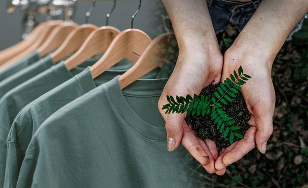 Thời trang bền vững chú trọng vào việc quản lý và xử lý rác thải.