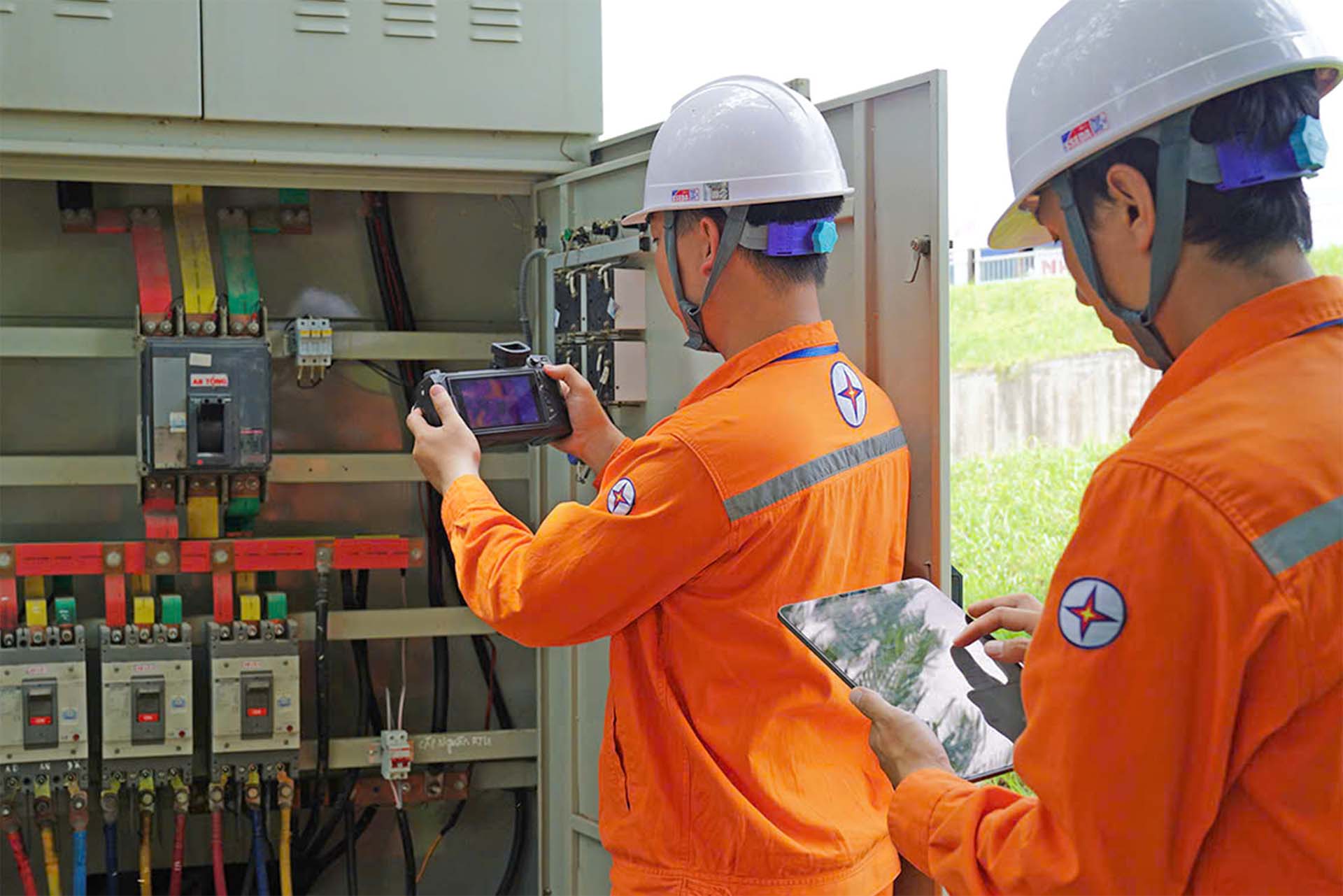 Đồng phục công nhân ngành điện lực