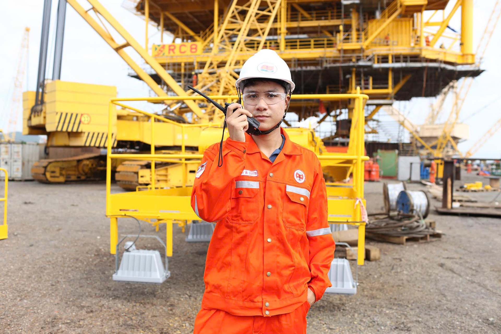 Hình ảnh các mẫu đồng phục dầu khí thịnh hành