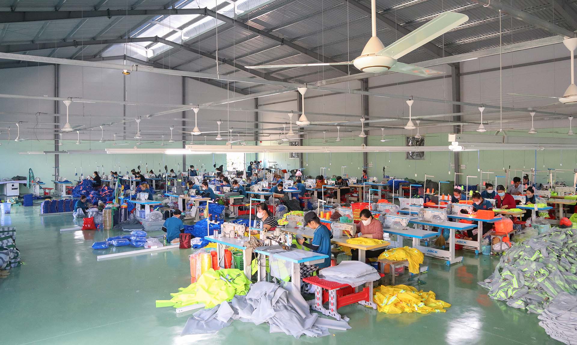 Xưởng may đồ bảo hộ xuất khẩu GAK