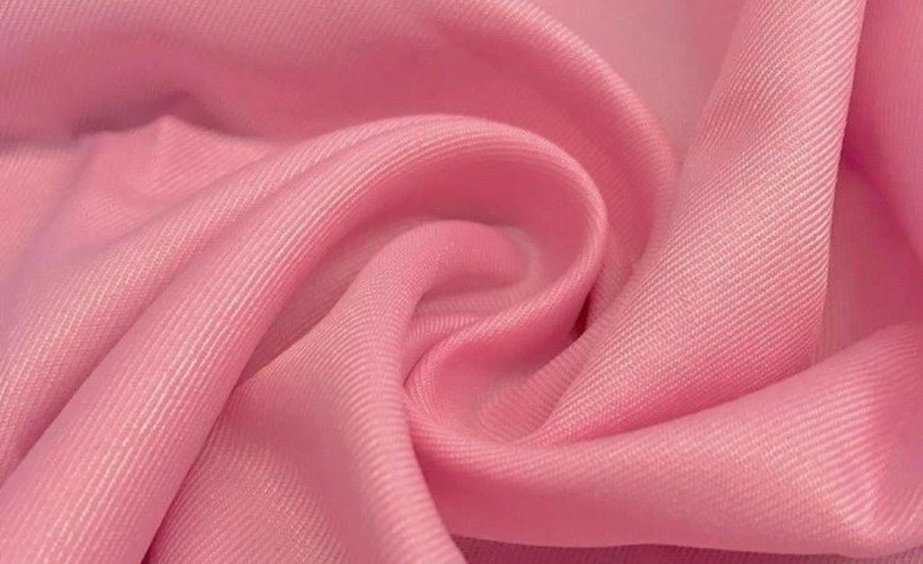 Vải Polyester là một trong các loại vải không nhăn nổi tiếng nhất.