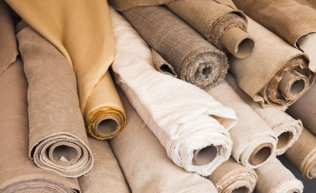 Vải Linen bột là loại vải linen có độ mềm, dễ nhũn mang lại cảm giác dễ chịu và mát mẻ 