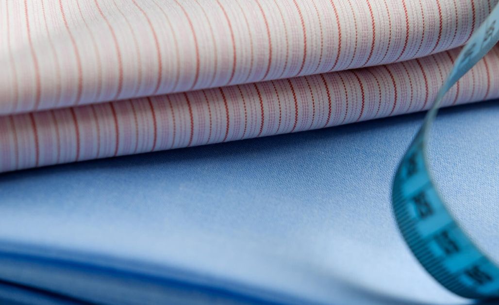 Vải Kate là chất liệu vải sơ mi không nhăn, thường được pha trộn giữa Cotton và Polyester.