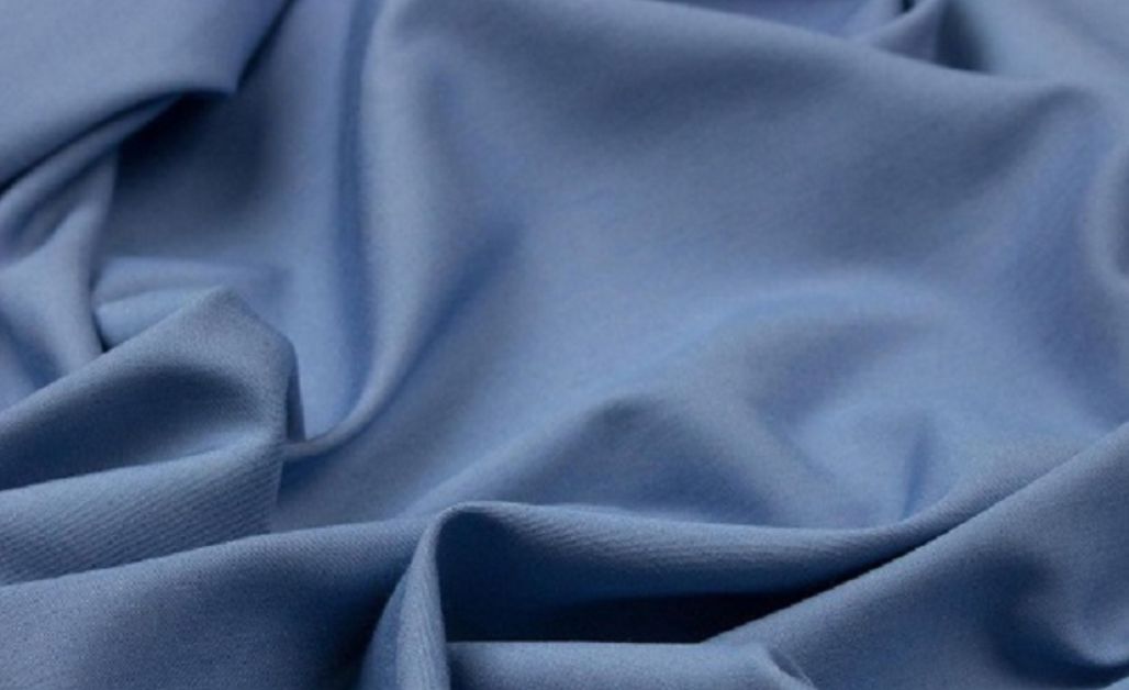 Tencel là vải lyocell sản xuất từ sợi gỗ cellulose, mềm mượt, thoáng khí và có khả năng hút ẩm tuyệt vời.