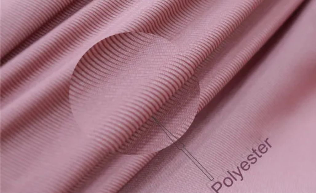 Vải thun lạnh (Cold Spandex) là một loại vải dệt kim được tạo thành từ 2 loại sợi chính là Spandex và Polyester với tỷ lệ 1: 19 ( 1 phần là vải Spandex và 19 phần vải Polyester).