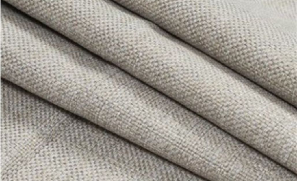 Vải Polypropylenne có khả năng thấm hút mồ hôi cực nhanh, giữ cho cơ thể luôn khô ráo, thường dùng cho đồ thể thao. 